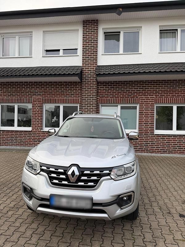 Second-hand Renault Alaskan 190 CP (139 kW) 2017 Argintiu Pickup