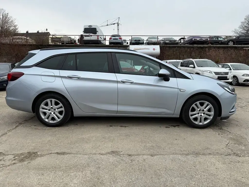 Gebraucht Opel Astra Edition 110 PS (80 kW) 2016 Grau Kombi