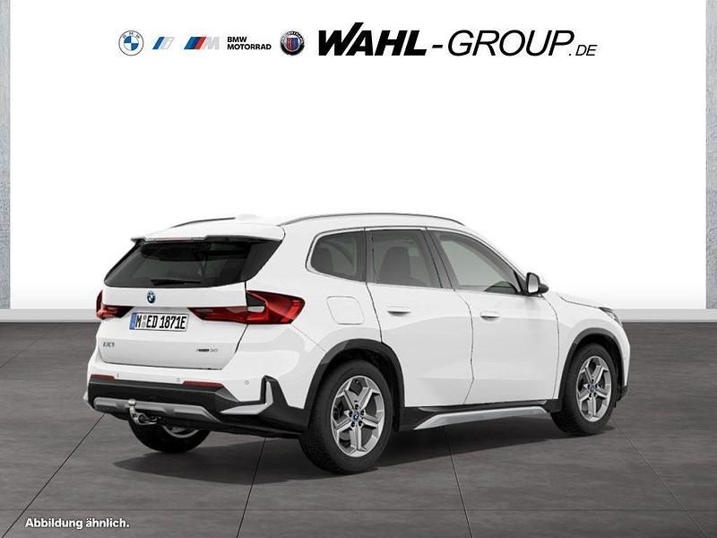 Gebraucht BMW iX1 xLine 230 kW (313 PS) 2025 Weiß SUV