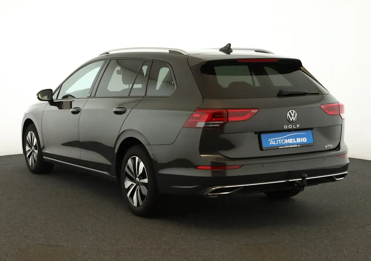 Gebraucht VW Golf VIII Move 131 PS (96 kW) 2024 Uranograu Kombi