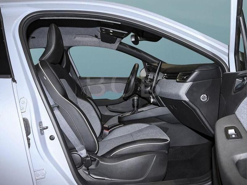 Gebraucht Renault Clio V Techno 90 PS (66 kW) 2025 Grau Kleinwagen