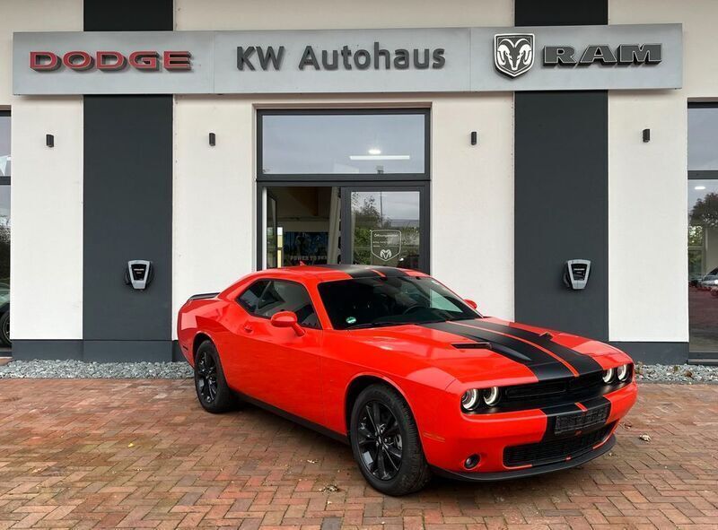 Orange Gebraucht 2023 Dodge Challenger SXT Coupé | 36.500 € (Teuer) - Bild 1/4