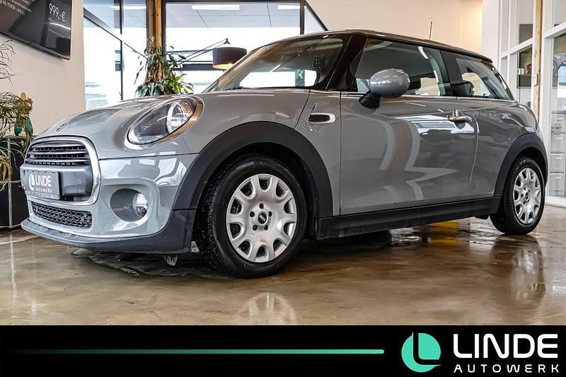Gebraucht Mini Cooper 108 PS (79 kW) 2018 Moonwalk grey (metallic) Kleinwagen