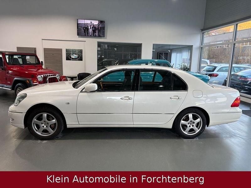 Second-hand Lexus LS430 281 CP (206 kW) 2003 Alb Berlinǎ