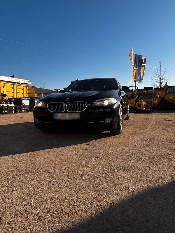 Gebraucht BMW 523 204 PS (150 kW) 2010 Blau Limousine