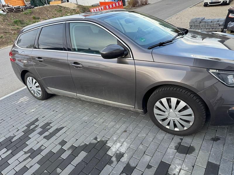 Gebraucht Peugeot 308 SW Allure 131 PS (96 kW) 2015 Beige Kombi
