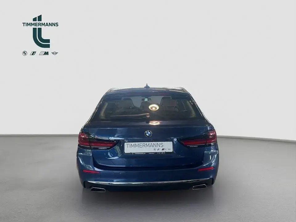 Gebraucht BMW 520 Performance 190 PS (139 kW) 2022 Blau Kombi