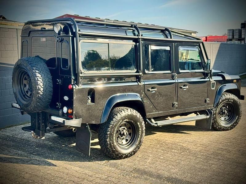 Gebraucht Land Rover Defender SE 122 PS (89 kW) 2008 Schwarz Kombi