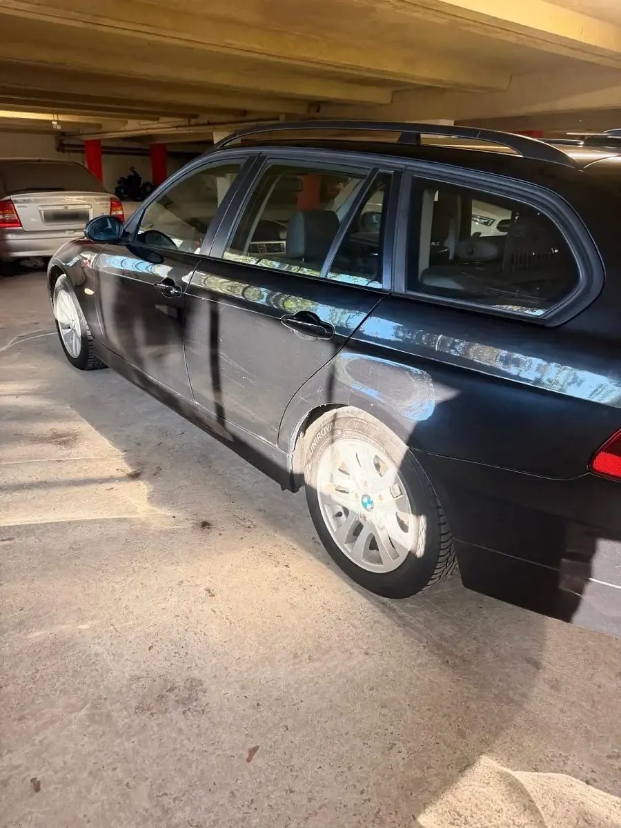 Gebraucht BMW 320 130 PS (95 kW) 2007 Schwarz Kombi