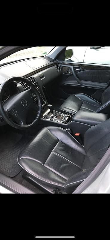 Gebraucht Mercedes E430 Avantgarde 279 PS (205 kW) 1999 Silber Limousine