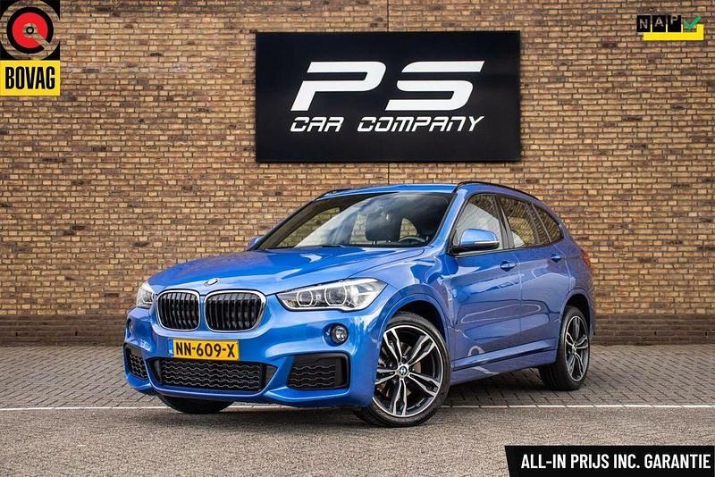 Blau Gebraucht 2017 BMW X1 Executive SUV | 24.450 € (Fairer Preis) - Bild 1/4
