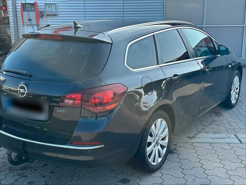 Gebraucht Opel Astra 165 PS (121 kW) 2014 Schwarz Kombi
