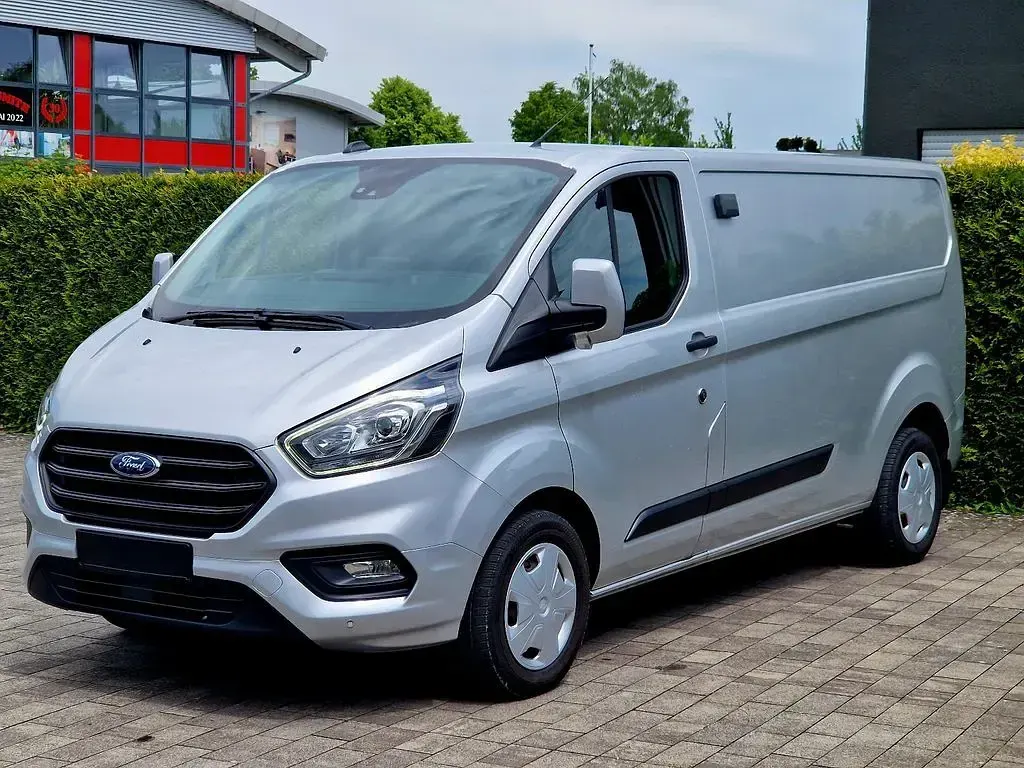 Gebraucht Ford Transit Custom 131 PS (96 kW) 2023 Silber Van / Kleinbus