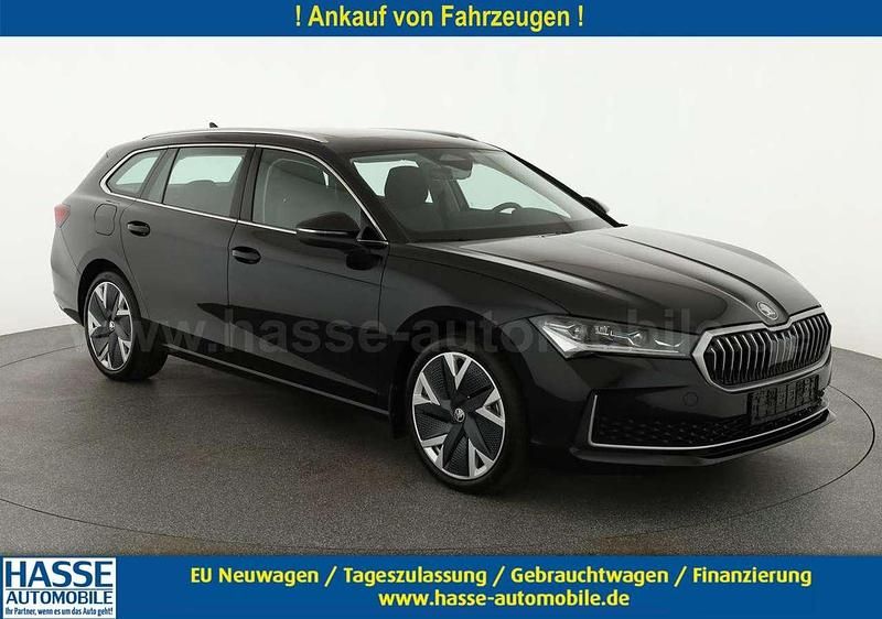 Onyx schwarz metallic Gebraucht 2024 Skoda Superb Selection Kombi | 41.995 € - Bild 1/4