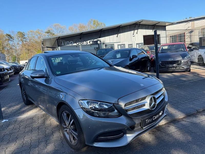 Gebraucht Mercedes C180 156 PS (114 kW) 2015 Silber Limousine