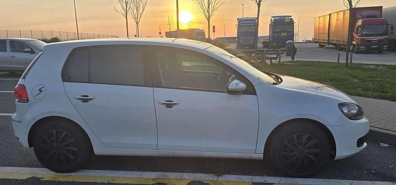 Gebraucht VW Golf VI Trendline 80 PS (58 kW) 2011 Weiß Kleinwagen