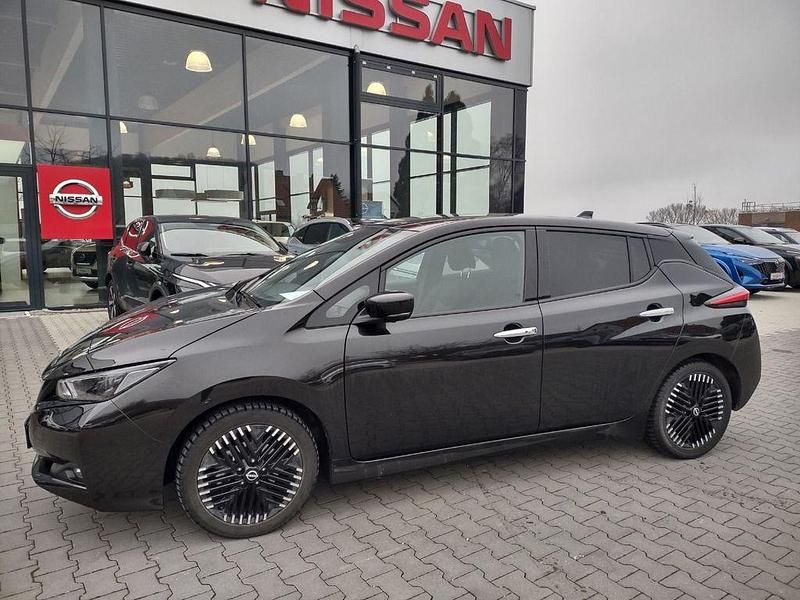 Gebraucht Nissan Leaf N-Connecta 110 kW (150 PS) 2022 Schwarz Kleinwagen