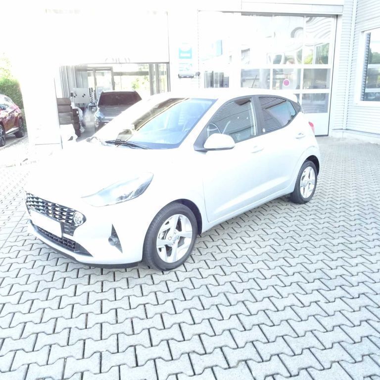 Silber Gebraucht 2021 Hyundai i10 Edition 30 Kleinwagen | 12.999 € (Fairer Preis) - Bild 1/4