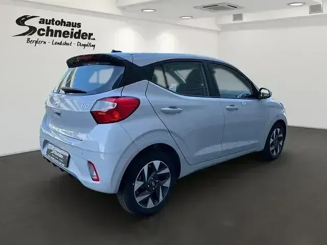 Gebraucht Hyundai i10 Comfort 63 PS (46 kW) 2025 Lumen grey Kleinwagen