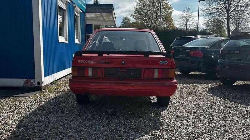 Second-hand Ford Escort 60 CP (44 kW) 1987 Roșu Coupe