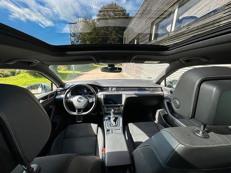 Używany VW Passat Alltrack 220 KM (161 kW) 2018 Biały Kombi