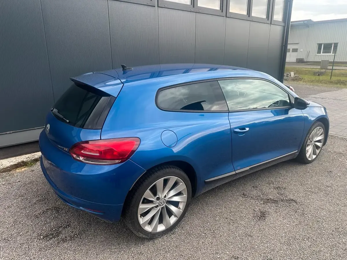 Gebraucht VW Scirocco Sport 160 PS (117 kW) 2009 Blau Coupé