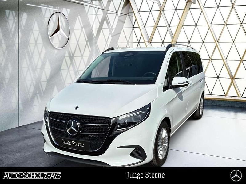 Bergkristallweiß metallic Gebraucht 2024 Mercedes V220 Style Van / Kleinbus | 57.540 € (Teuer) - Bild 1/4