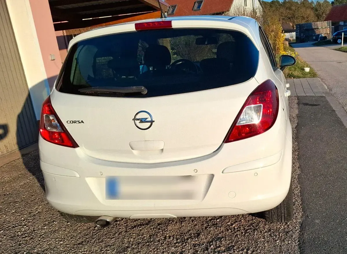 Gebraucht Opel Corsa Active 101 PS (74 kW) 2013 Weiß Kleinwagen