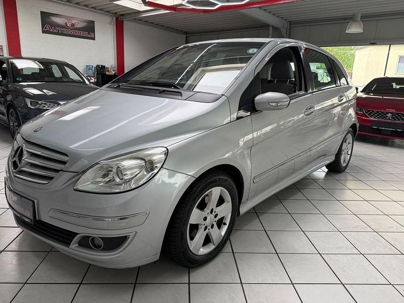 Silber Gebraucht 2005 Mercedes B180 Van / Kleinbus | 3.990 € (Etwas zu teuer) - Bild 1/4