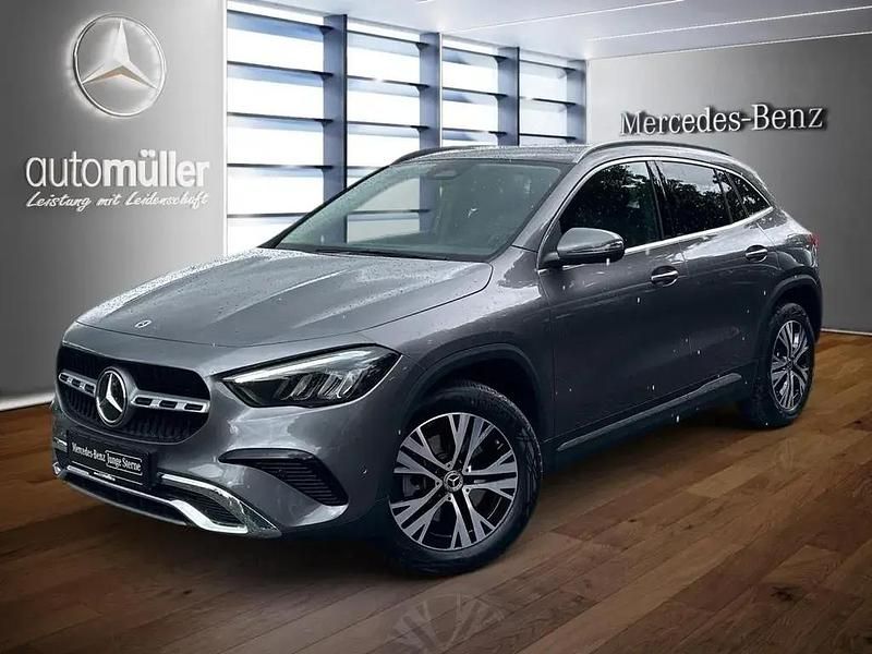Grau Gebraucht 2024 Mercedes GLA220 Progressive SUV | 43.690 € (Fairer Preis) - Bild 1/4