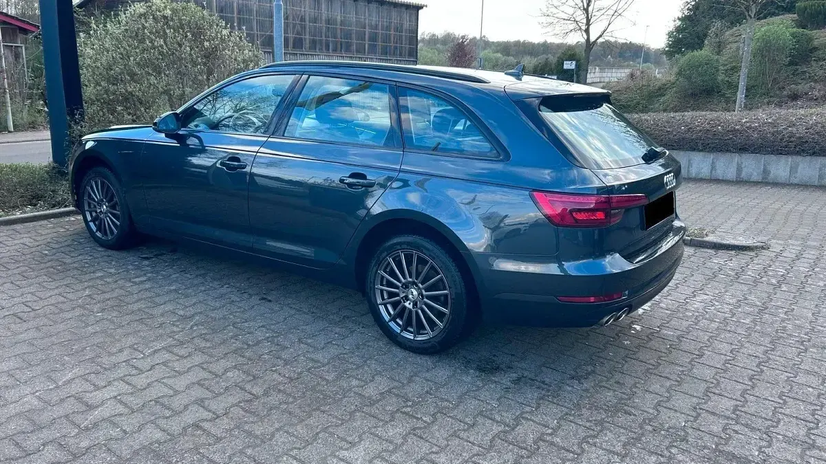 Gebraucht Audi A4 Sport 218 PS (160 kW) 2016 Grau Kombi