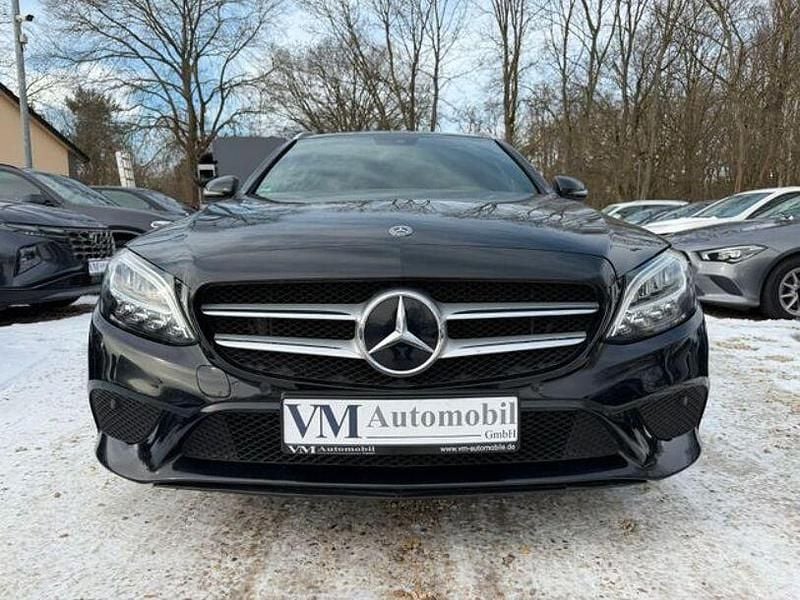 Gebraucht Mercedes C200 184 PS (135 kW) 2018 Blau Limousine