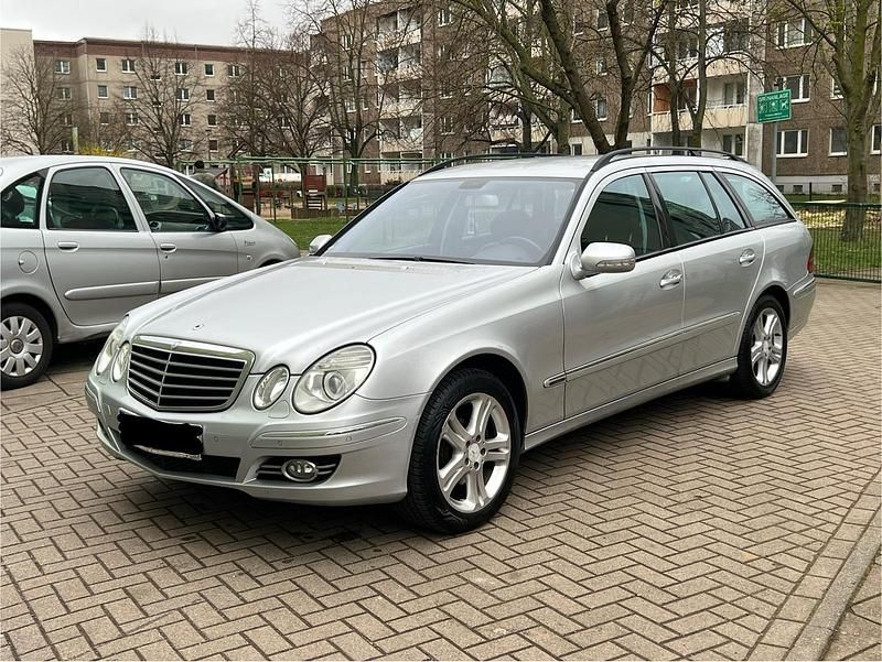 Gebraucht Mercedes E320 Avantgarde 224 PS (164 kW) 2008 Silber Kombi