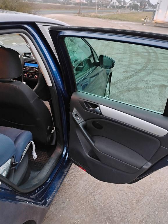 Gebraucht VW Golf VI Team 80 PS (58 kW) 2010 Blau Kleinwagen