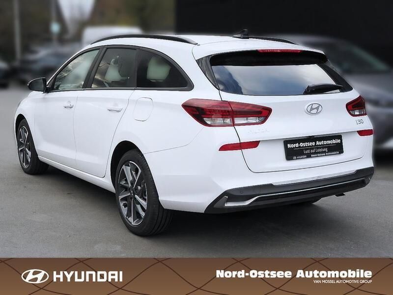 Gebraucht Hyundai i30 Advantage 101 PS (74 kW) 2022 Andere farbe Kombi