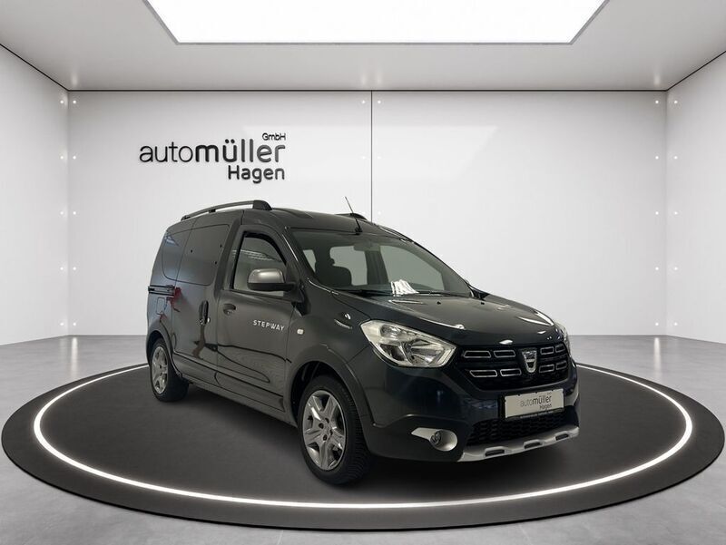 Grau comete Gebraucht 2019 Dacia Dokker Stepway Van | 14.290 € (Etwas zu teuer) - Bild 1/4