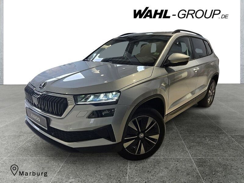 Silber Neu 2024 Skoda Karoq Selection SUV | 35.190 € (Fairer Preis) - Bild 1/4
