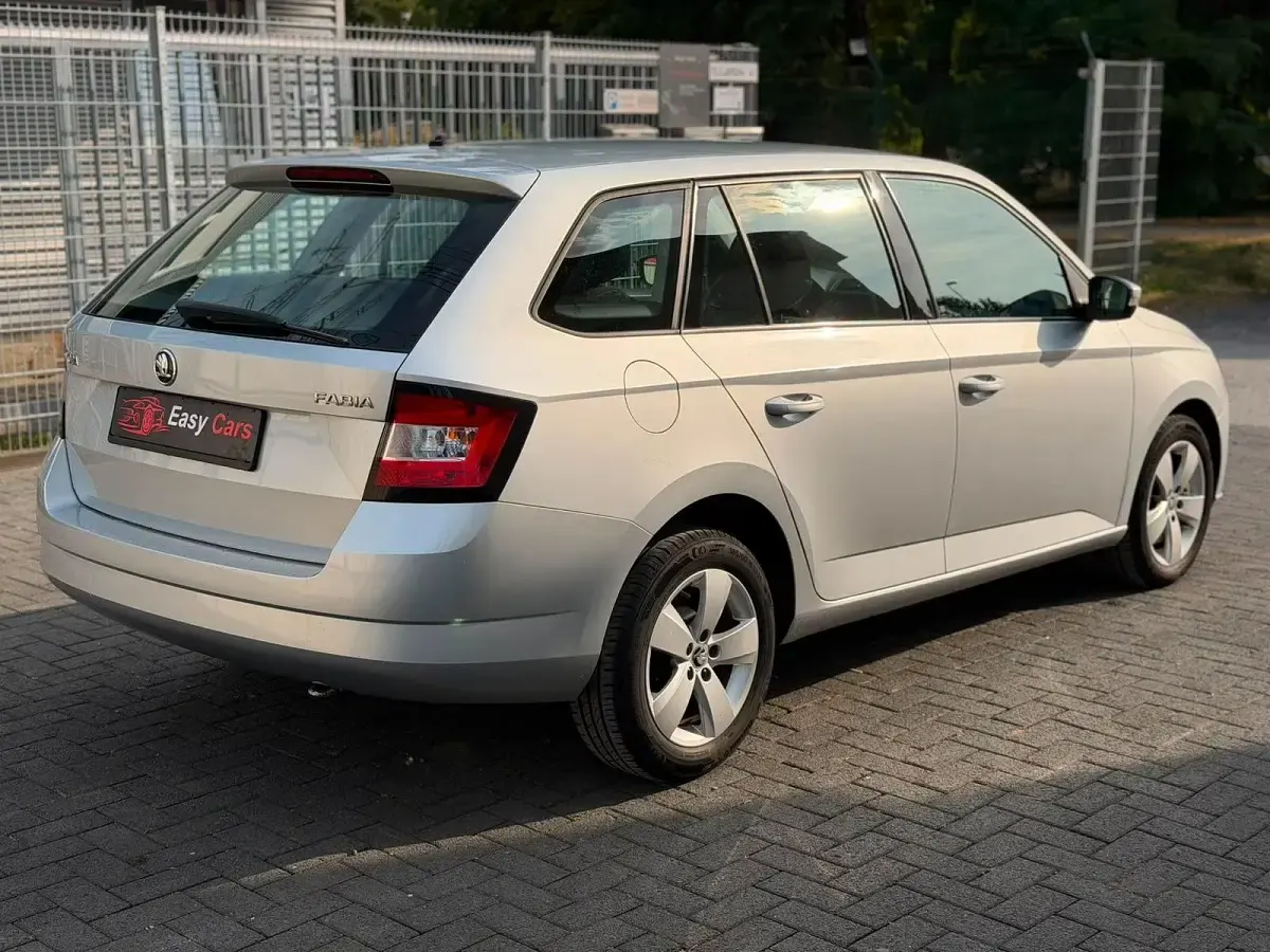 Gebraucht Skoda Fabia Style 105 PS (77 kW) 2015 Silber Kombi