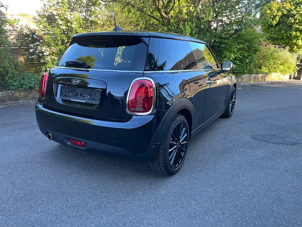 Gebraucht Mini Cooper 136 PS (100 kW) 2018 Schwarz Kleinwagen