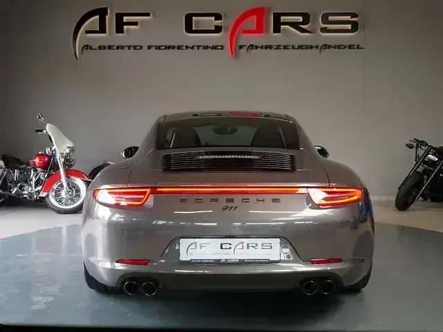 Begagnad Porsche 991 430 HK (316 kW) 2015 Grå Sportkupé