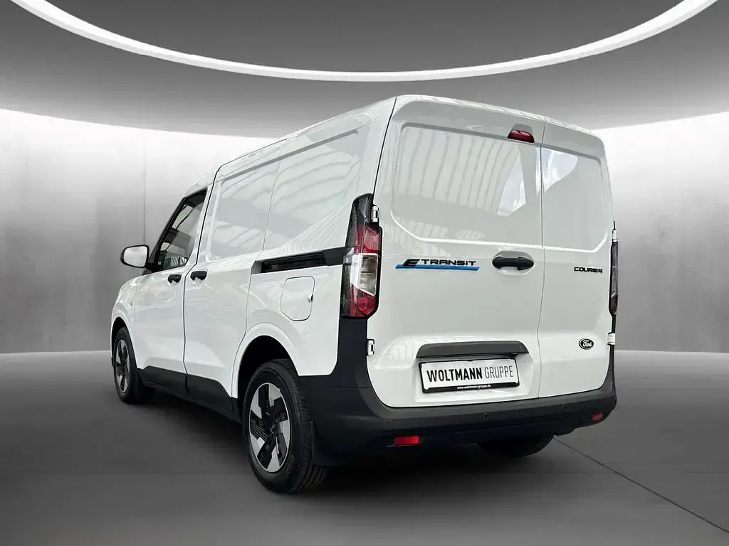 Uusi Ford Transit Trend 100 kW (136 HP) 2026 Valkoinen