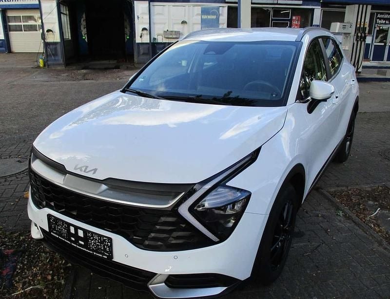 Weiss Gebraucht 2023 Kia Sportage Edition 7 SUV | 23.590 € (Guter Preis) - Bild 1/4