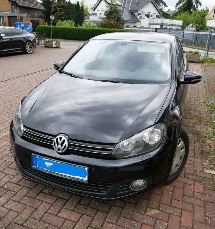 Schwarz Gebraucht 2010 VW Golf VI Team Kleinwagen | 4.700 € (Fairer Preis) - Bild 1/4