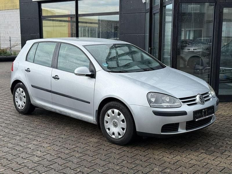 Silber Gebraucht 2004 VW Golf V Trendline Limousine | 1.790 € (Superpreis) - Bild 1/4