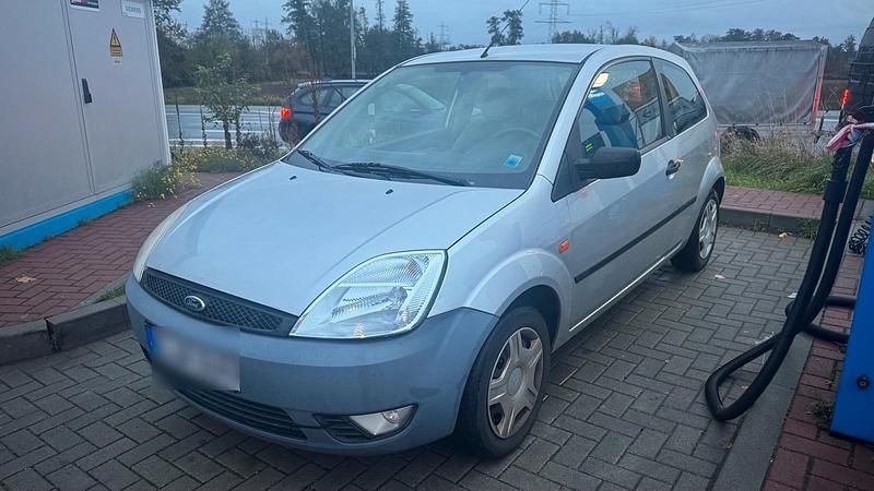 Silber Gebraucht 2003 Ford Fiesta Kleinwagen | 750 € (Guter Preis) - Bild 1/4