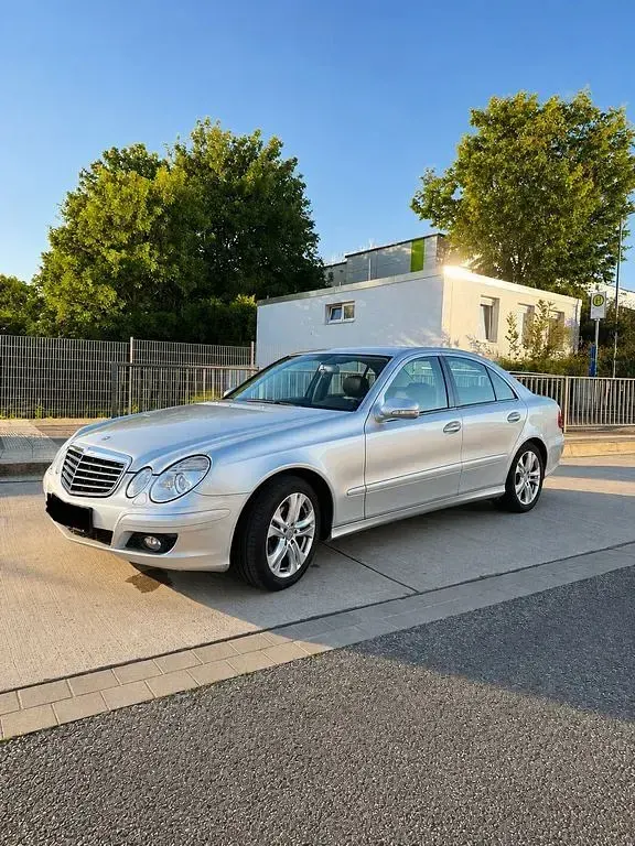 Gebraucht Mercedes E220 170 PS (125 kW) 2008 Silber Limousine