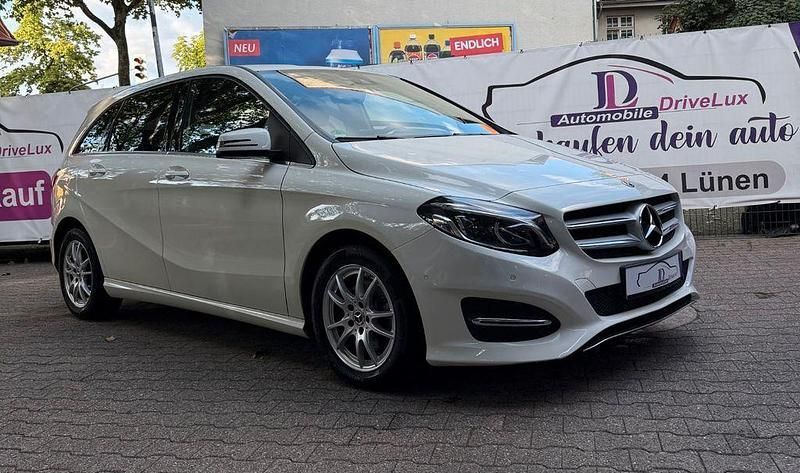 Weiß Gebraucht 2017 Mercedes B220 Van / Kleinbus | 18.990 € (Fairer Preis) - Bild 1/4
