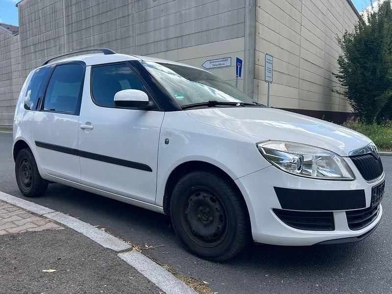 Weiß Gebraucht 2011 Skoda Roomster Family Kombi | 2.499 € (Guter Preis) - Bild 1/4