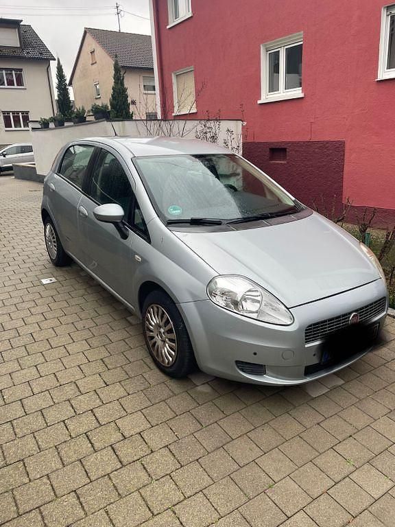 Grau Gebraucht 2007 Fiat Grande Punto Active Kleinwagen | 2.600 € (Guter Preis) - Bild 1/4