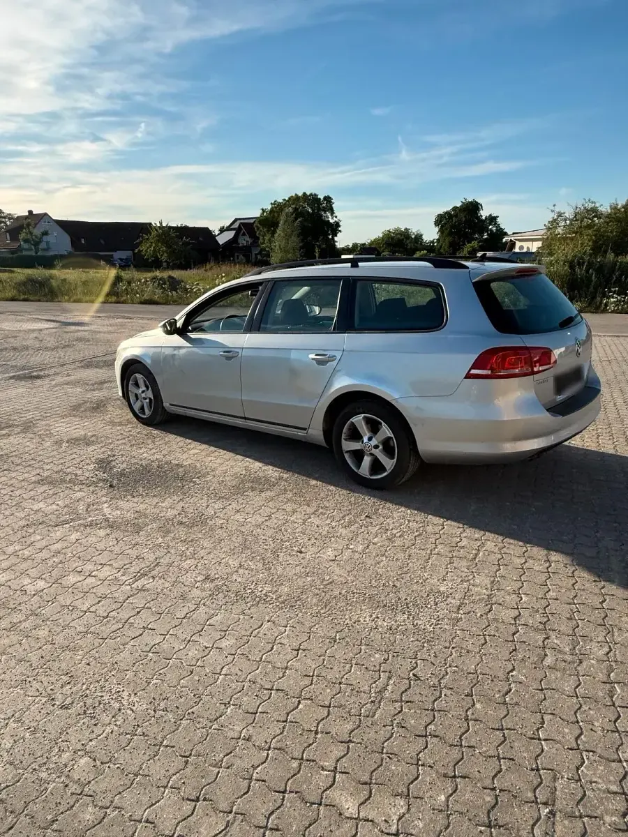 Gebraucht VW Passat 140 PS (102 kW) 2011 Silber Kombi